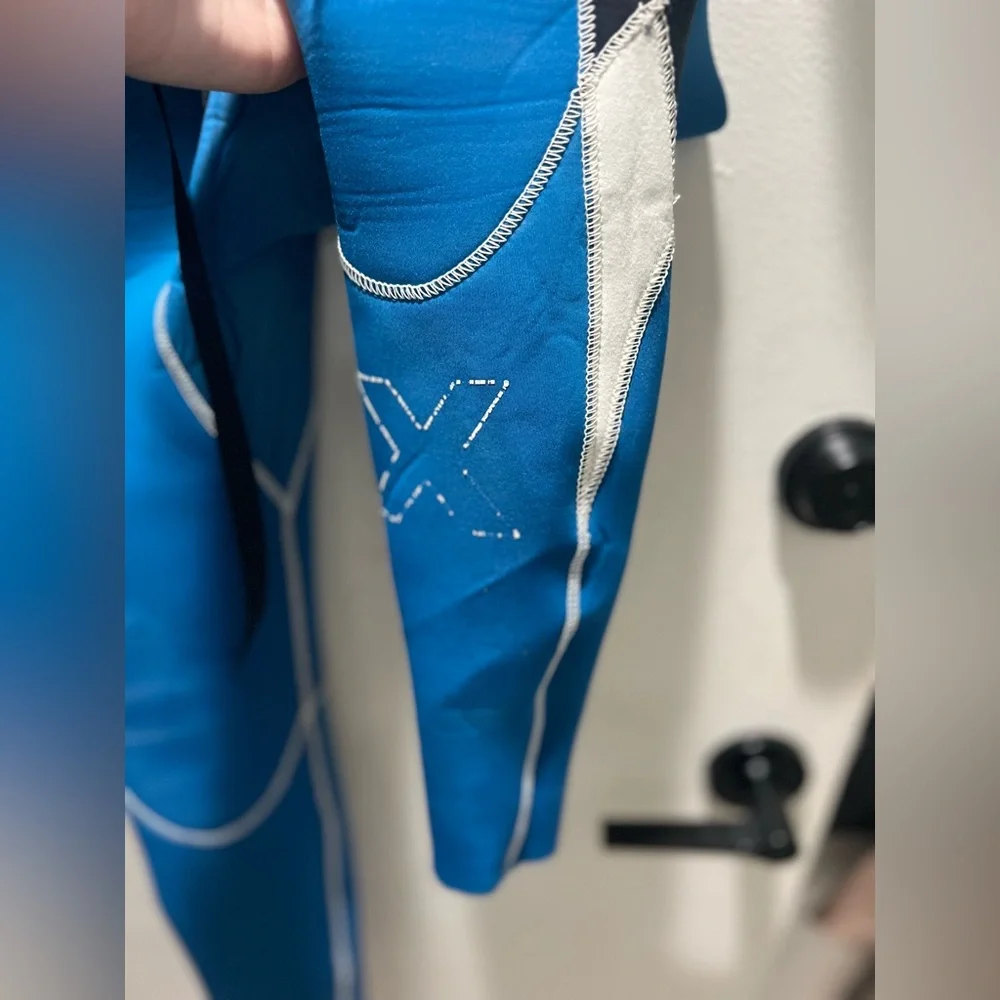 XCEL long Kids Size 8 full length Blue and Black Wetsuit - Picture 6 of 8